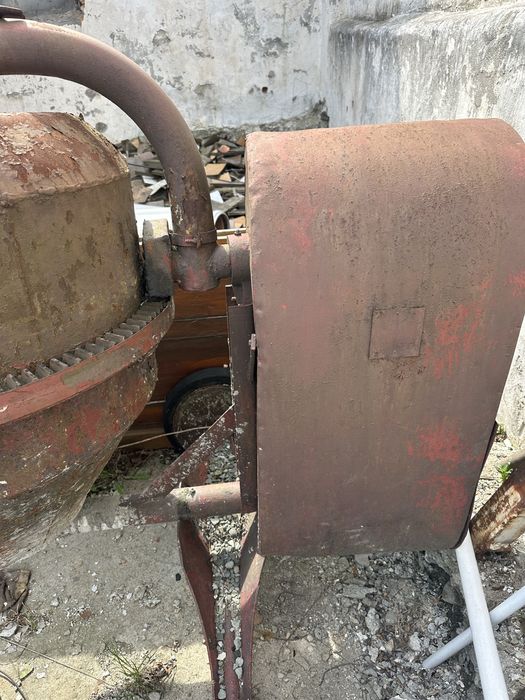 Betoniarka 250 l