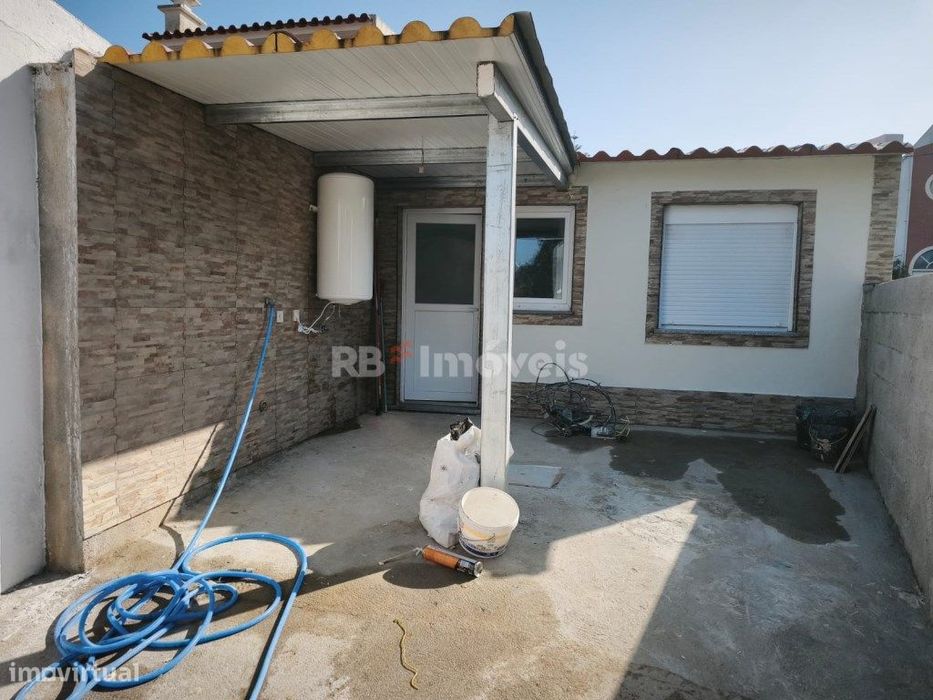 Moradia T3 recuperada em Meia Via - Torres Novas