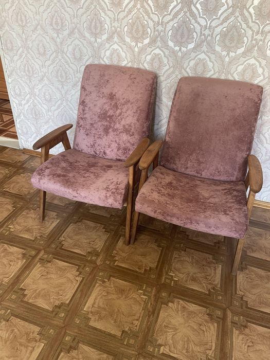 Крісла вінтажні, відреставровані.