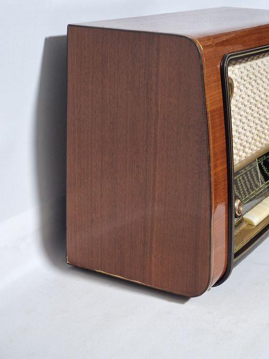 Rádio antigo reparado Telefunken