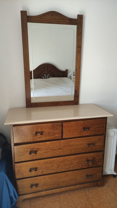 Cómoda com espelho