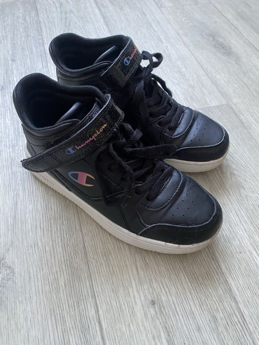 Кроссовки на девочку