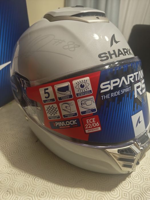 Capacete Shark Spartan RS autografado Miguel Oliveira