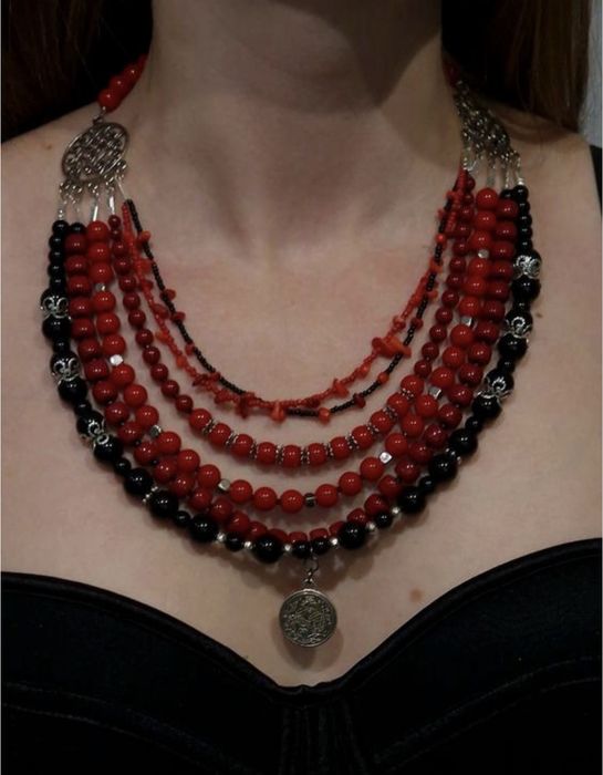 Намисто з дукачем. Коралі