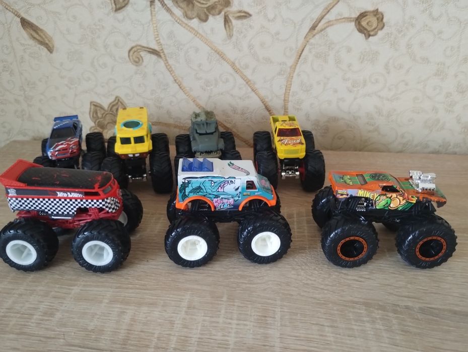 Оригинал, Hot Wheels Monster Trucks, Хот Вилс Монстер Трак,  набор.