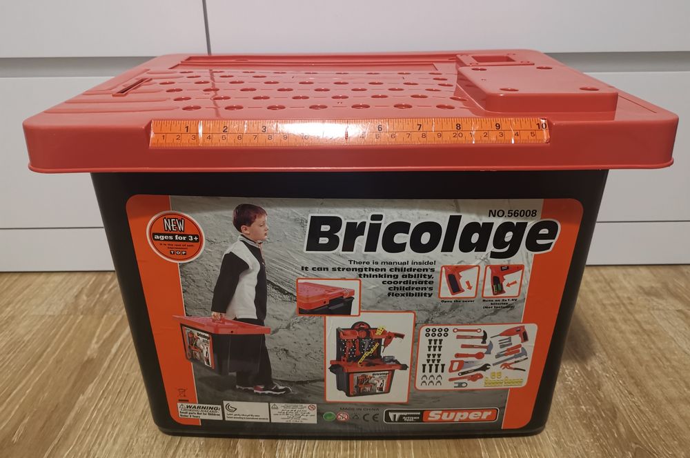 Zestaw majsterkowicza, skrzynia, stół roboczy