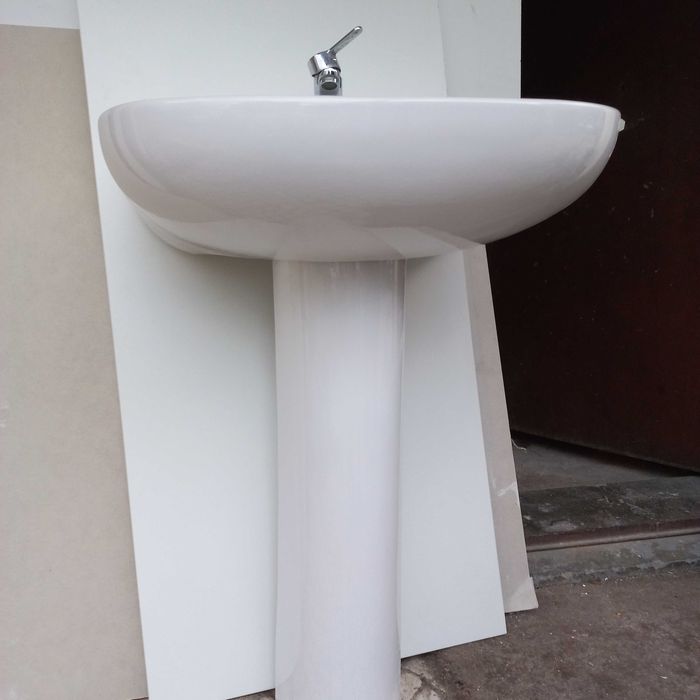 Lavatorio com coluna