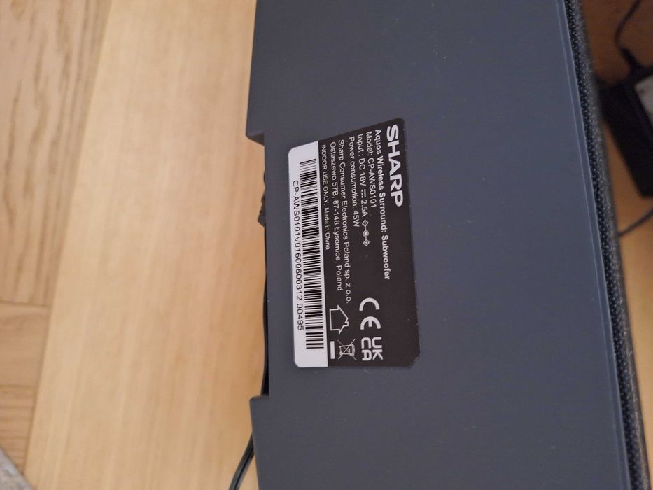 Głośnik subwoofer Sharp.