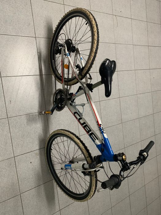 Bicicleta BTT CUBE roda 24
