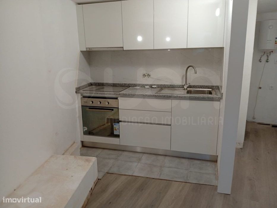 Independent unit comprising 4 residential units