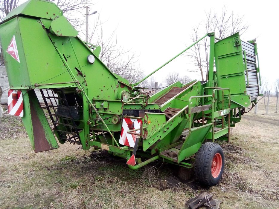 Продам картопляний комбайн