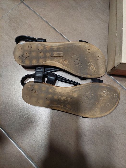 Damskie buty sandały rozmiar 39 oddam za darmo