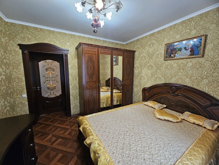 Продам квартиру Поділля Бортняка