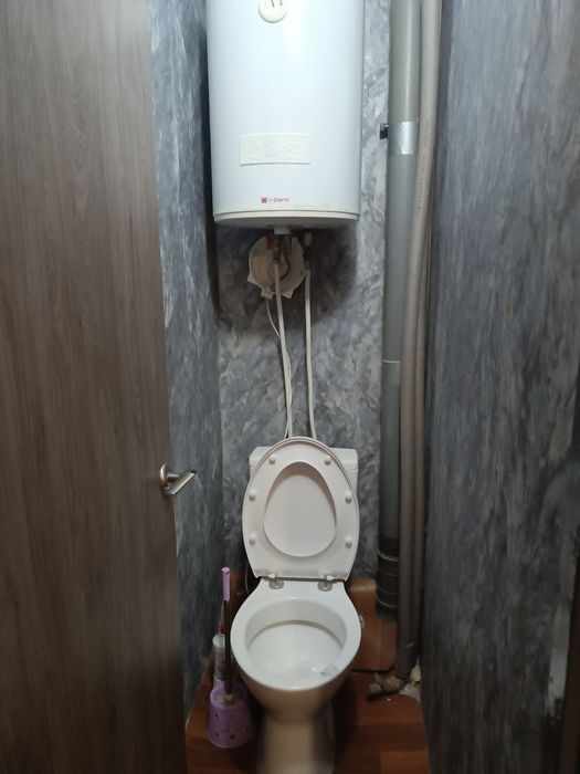 Довгостроково, помісячно, 2хкімн., 1поверх,4місця,В.Гурова буд.45