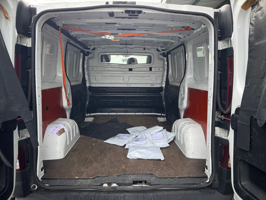 Opel vivaro iva dedutivel duas portas laterais