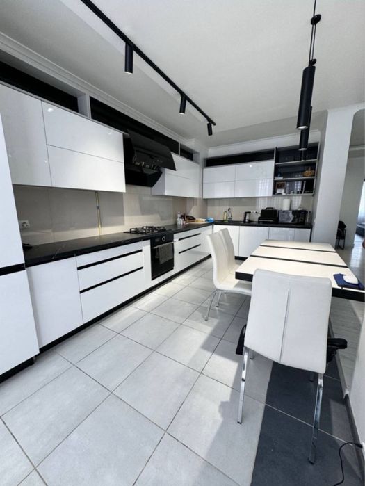 Подобово Vip 2-к.квартира. Центр мiста.