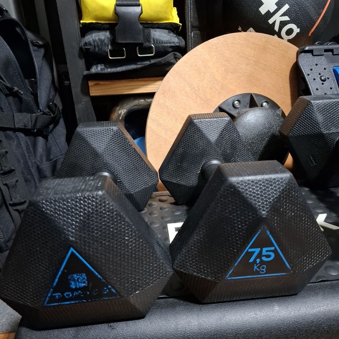 Par de halteres 7,5Kg hexagonal revestido em borracha