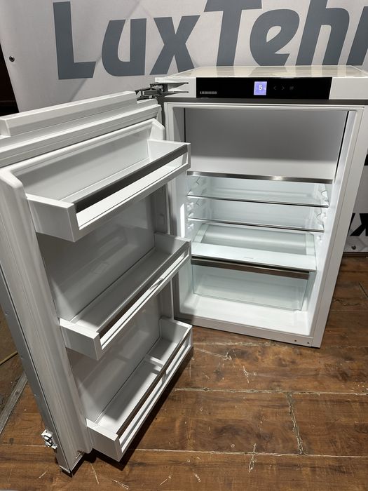 Холодильник під забудову Liebherr