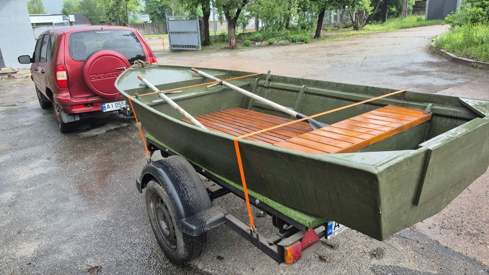 Продам човен склопластиковий