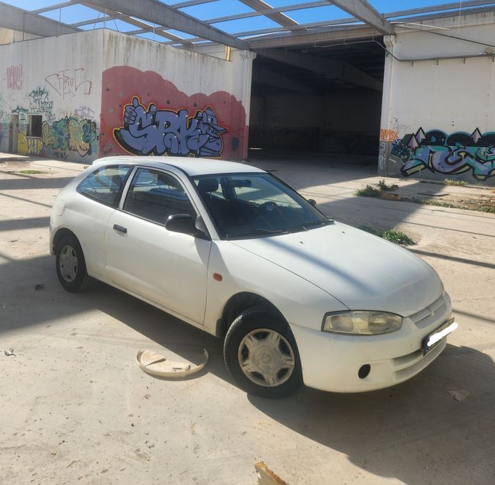 Mitsubishi colt V