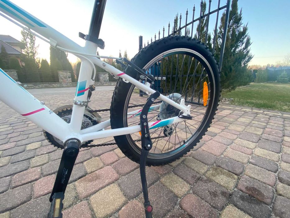 Rower mlodziezowy Cube Race 240