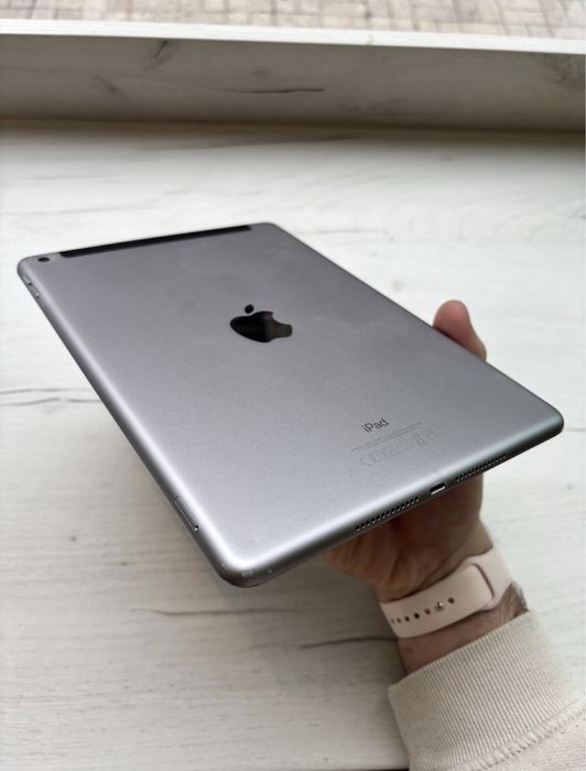 Повний ідеал IPad 5 LTE Siver Gray
