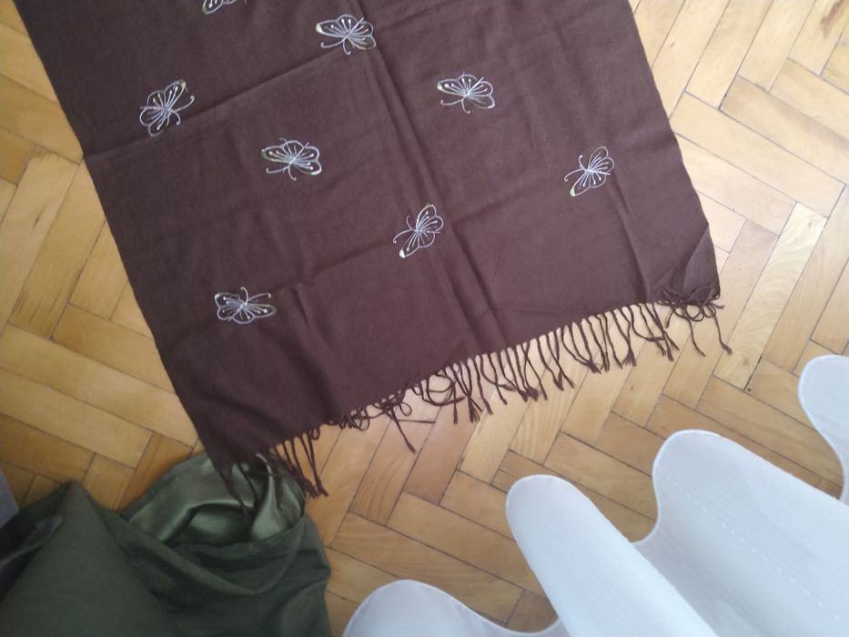Apaszka chusta 190 cm x 70 cm brąz w motyle