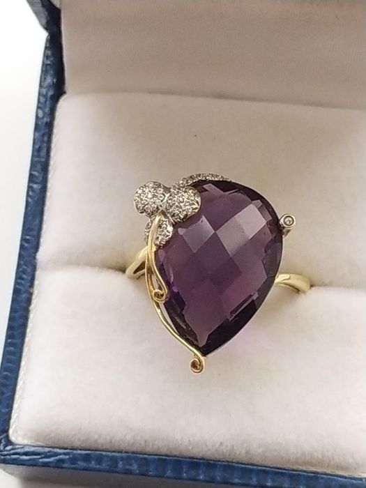 Золоте кольцо 585