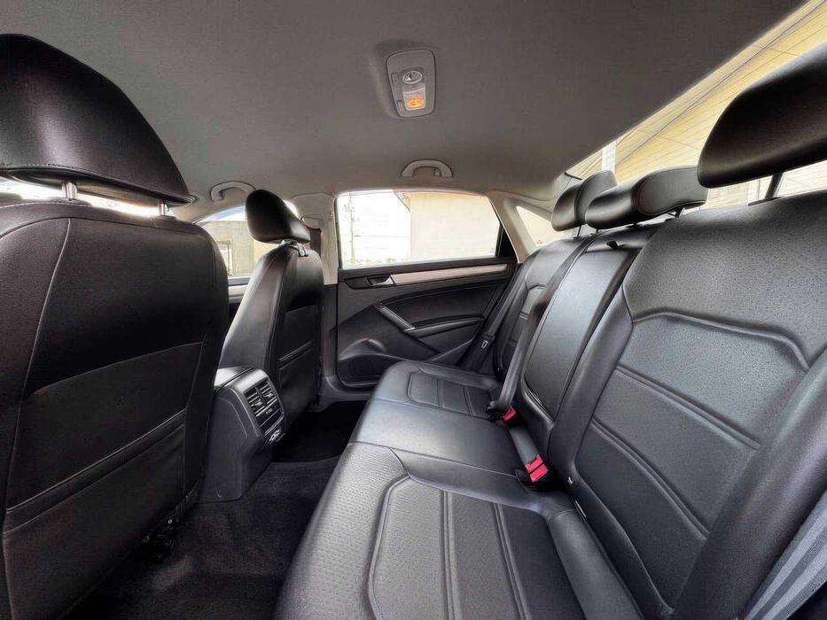 Volkswagen Passat SE      2020