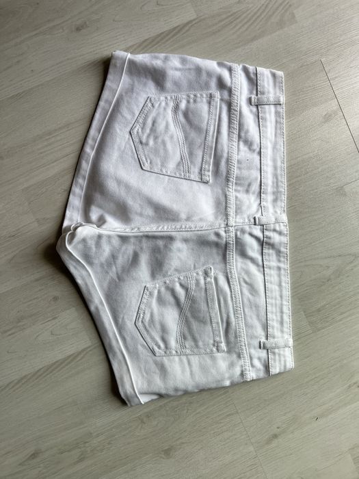 Biale jeansowe spodenk