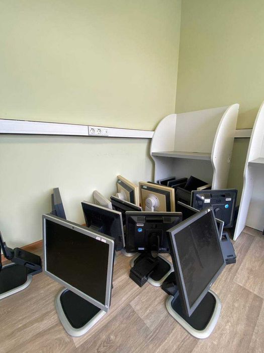 Продам монітори різних моделей