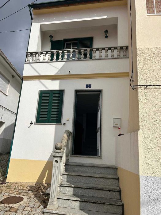 Moradia T2 - Cortiçada (Vale de Prazeres, Fundão)