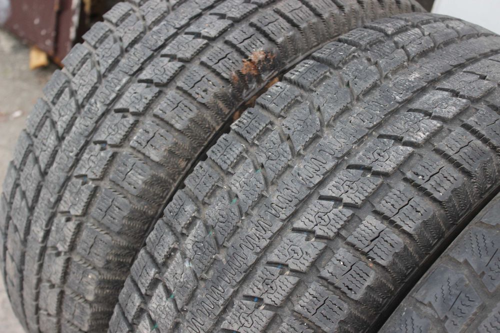 265-65-R17 TOYO OBSERVER + TOYO TRANPATH S1 поштучно 1шт зимняя резина