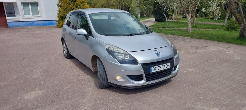 Авто Renault Scenic 2010р