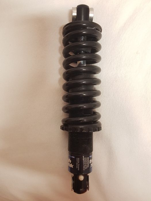 Um amortecedor de mola para bicicleta