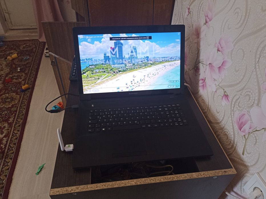 Большой ноутбук Lenovo G70-80 екран-17.3"/HDD 320гб/8гб/видео 2 гб.