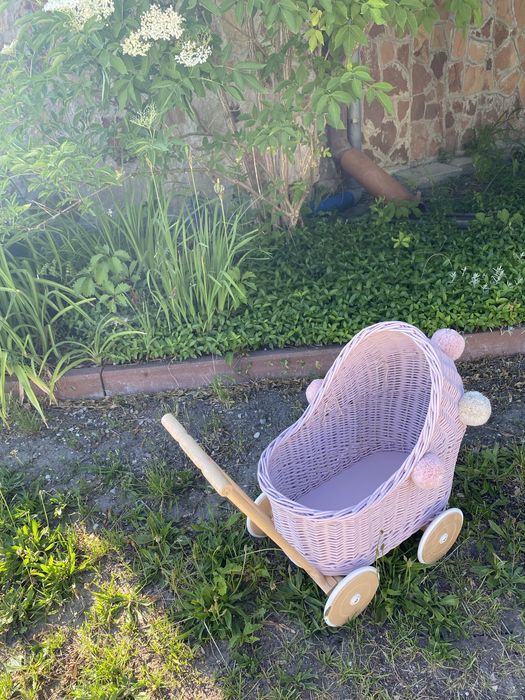 Wózek wiklinowy różowy nowy