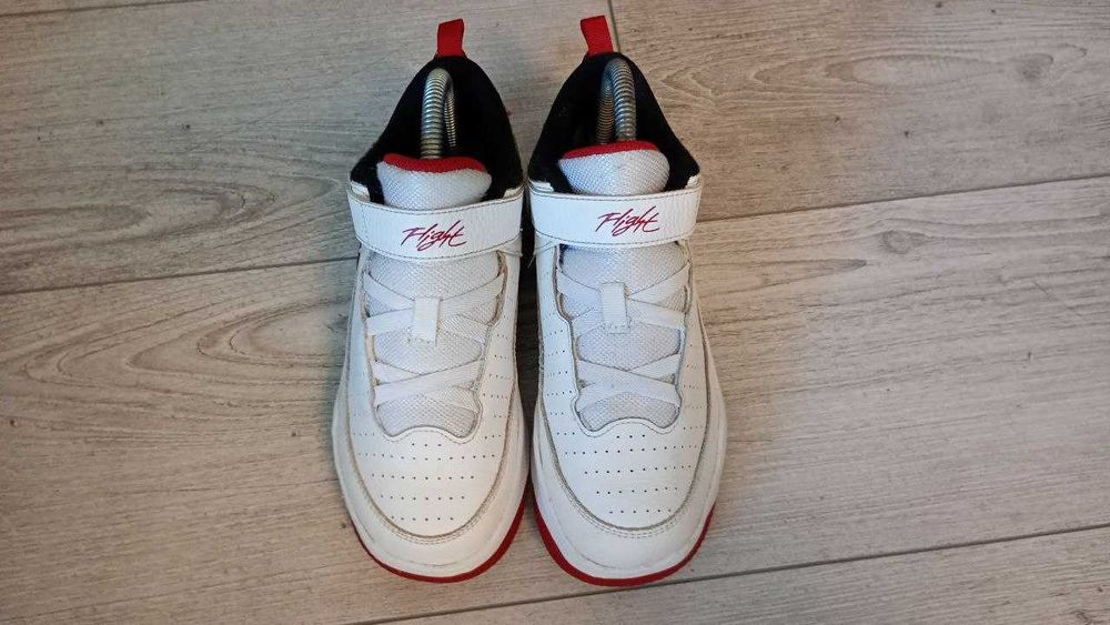 Кросівки Jordan Max Aura 5 DZ4354-101 .розмір 35-й.