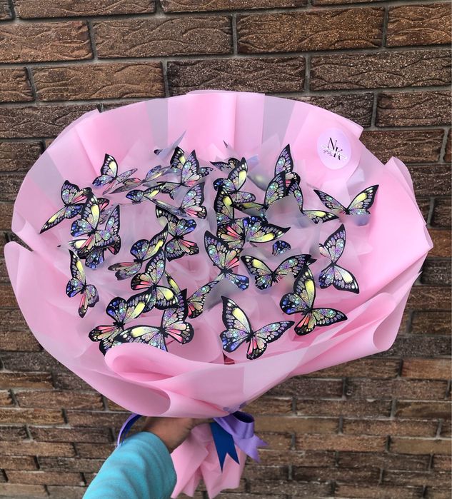 Букети з метеликів та троянд!