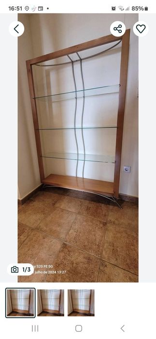 Crisraleira em vidro,madeira alumínio