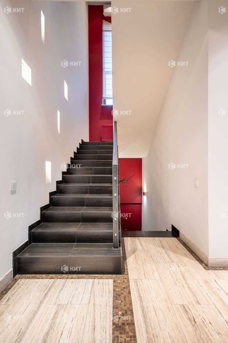 Будинок з басейном,Флоринка, Поряд Олексіївка ( Алексеевка ) 130140