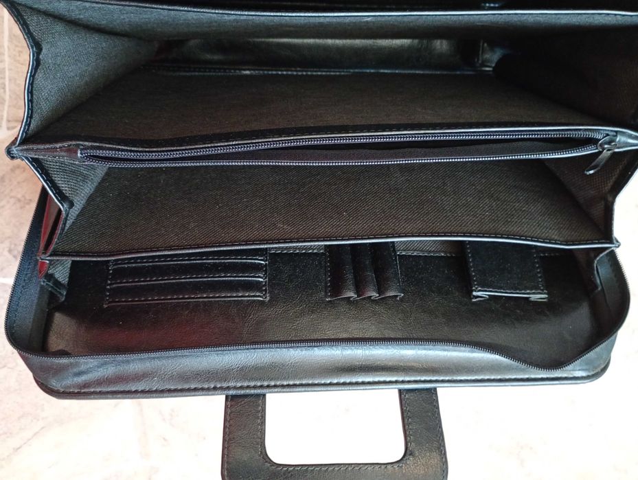 Neseser, aktówka, teczka na dokumenty