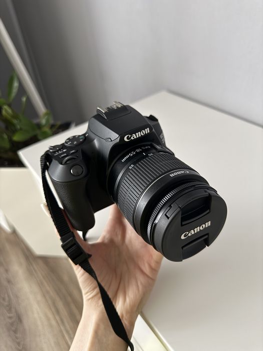Фотоаппарат Canon EOS 250D в новому стані!