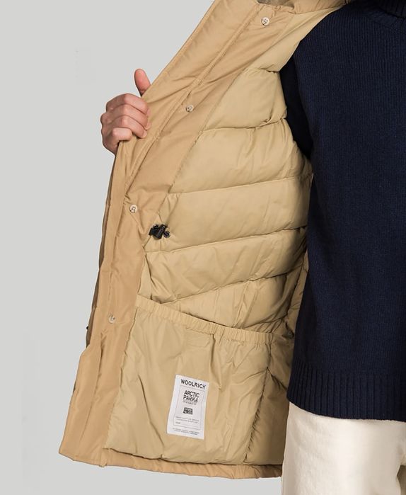 Куртака зимова.  woolrich парка arctic detachable fur parka