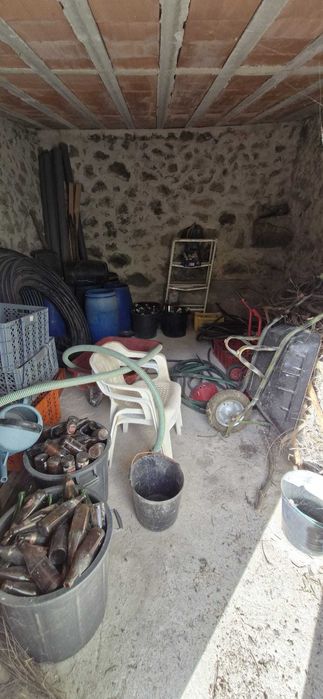 Terreno agrícola no Douro- 1,1 ha com poço, armazém e árvores de fruto