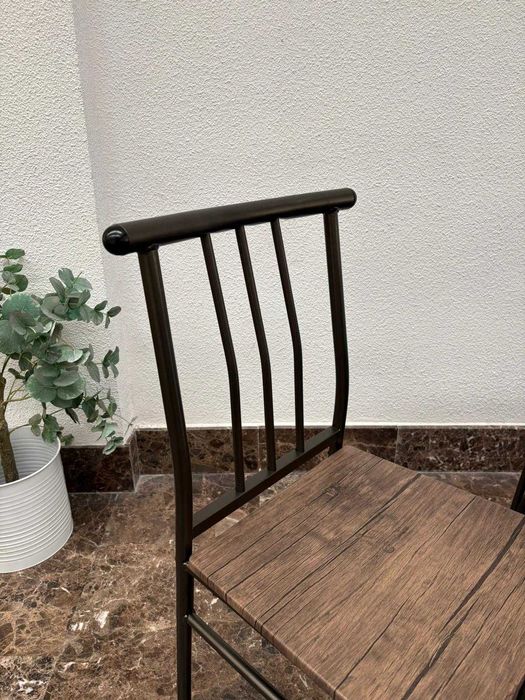 Mesa de jantar + 4 cadeiras novas