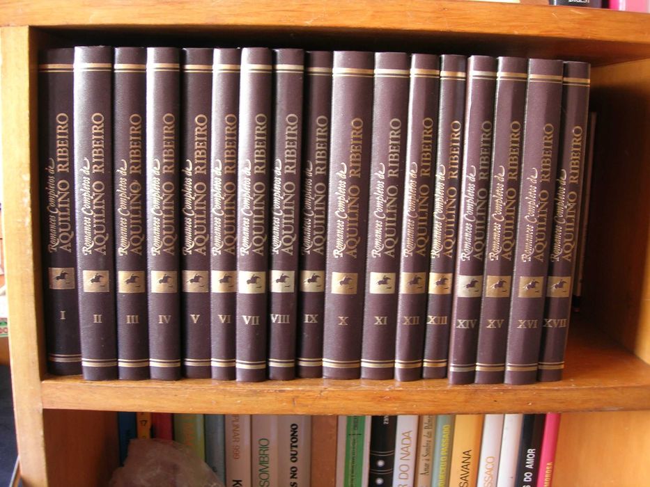 Coleções completas de livros do Circulo de Leitores Queluz E Belas • OLX.pt