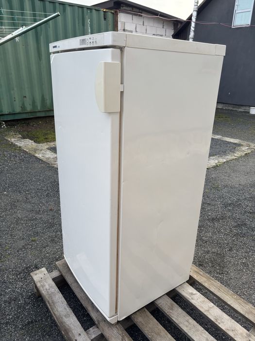 Морзильна камера Liebherr 6 кошів