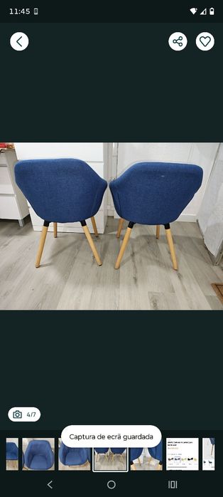 Conjunto de cadeiras almofadadas cor azul ganga