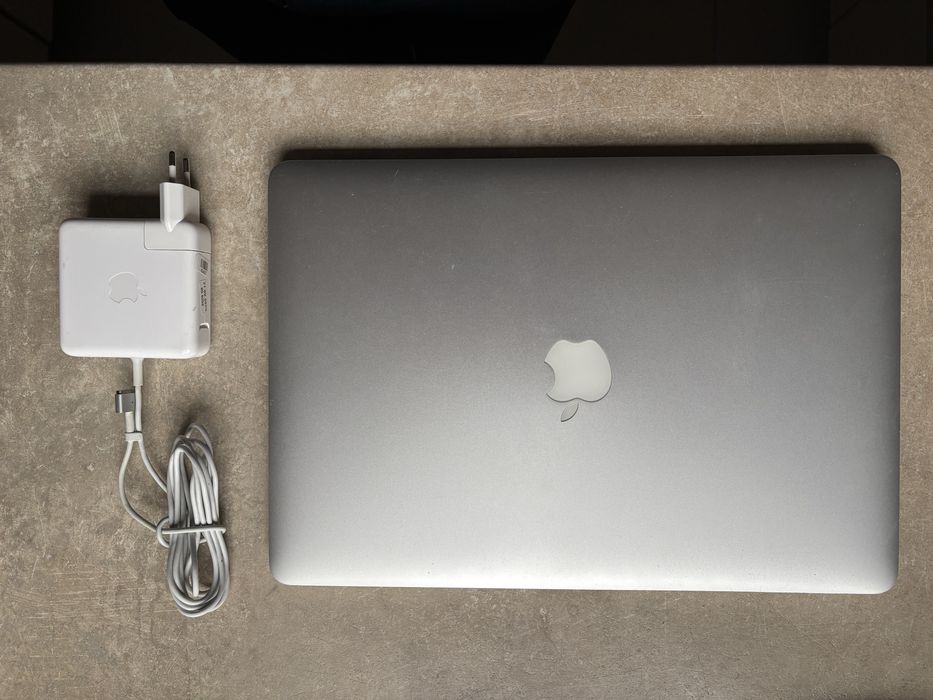 Laptop Apple MacBook Pro Core i7 2.4 15” early 2013 RAM8GB, dysk 256GB